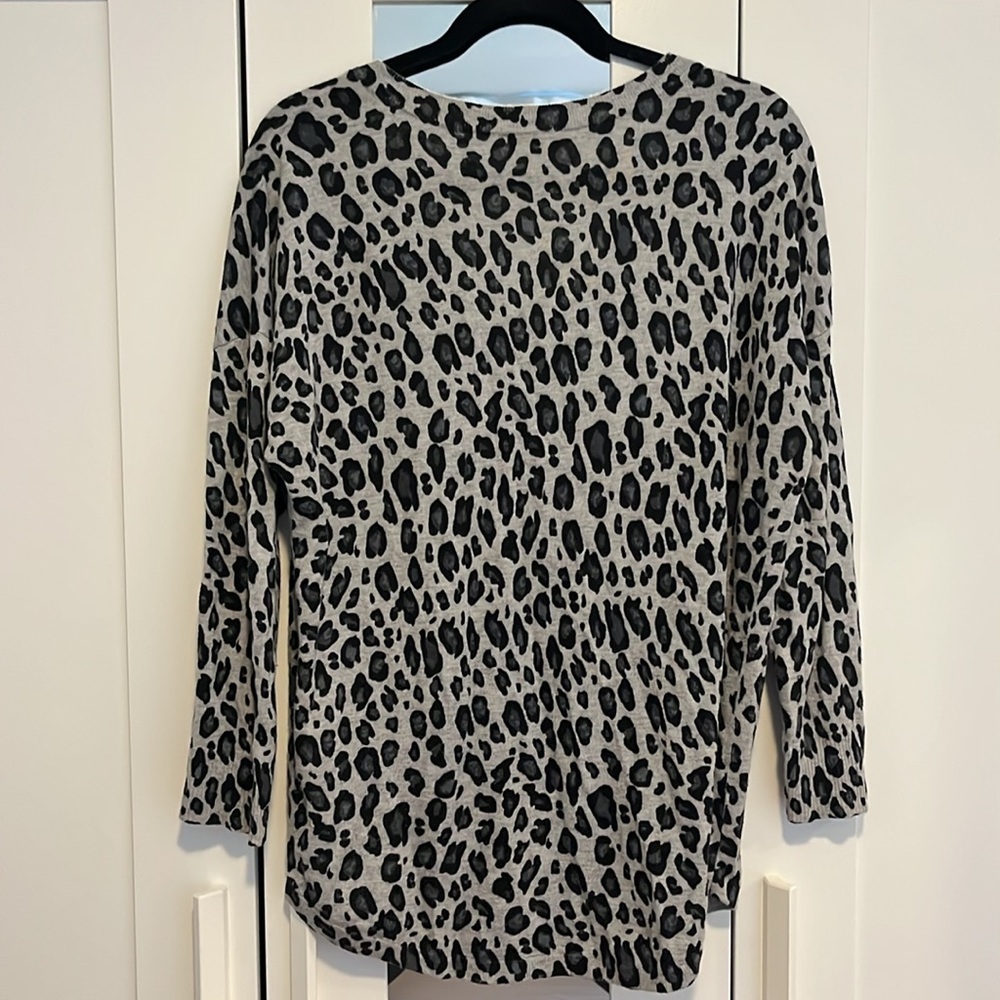 Joie Grey & Black Oversized Cheetah Print V Neck Sweater - Picture 6 of 6
